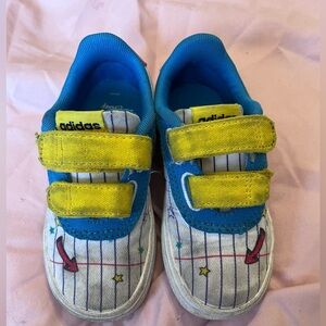 Adorable Disney Mickey Mouse Skateboarding by Adidas Toddler size 7 sneakers